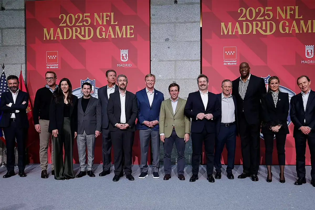 Roger Goodell a été reçu par la Communauté de Madrid et deux représentants du Real Madrid (realmadrid.com)