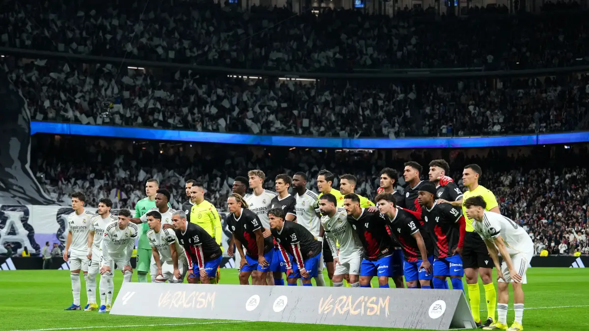 MADRID, SPAIN - MARCH 22: Players of both side