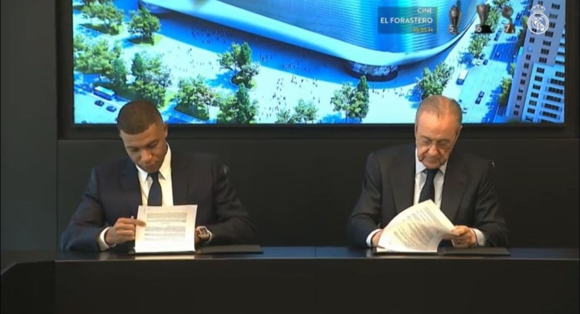 Kylian Mbappé a signé son contrat en compagnie de Florentino Pérez