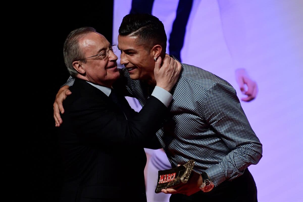 Cristiano Ronaldo félicité par Florentino Pérez pour l