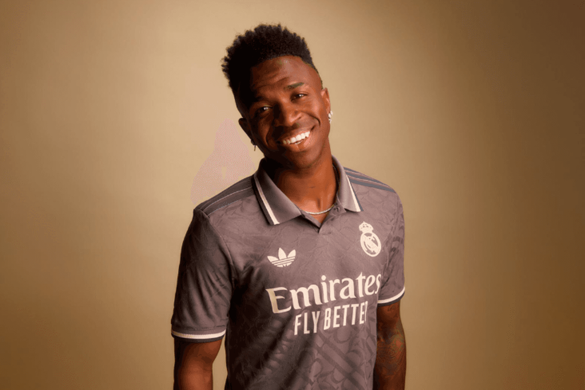 Vinícius Júnior avec le nouveau maillot third du Real Madrid (Real Madrid)
