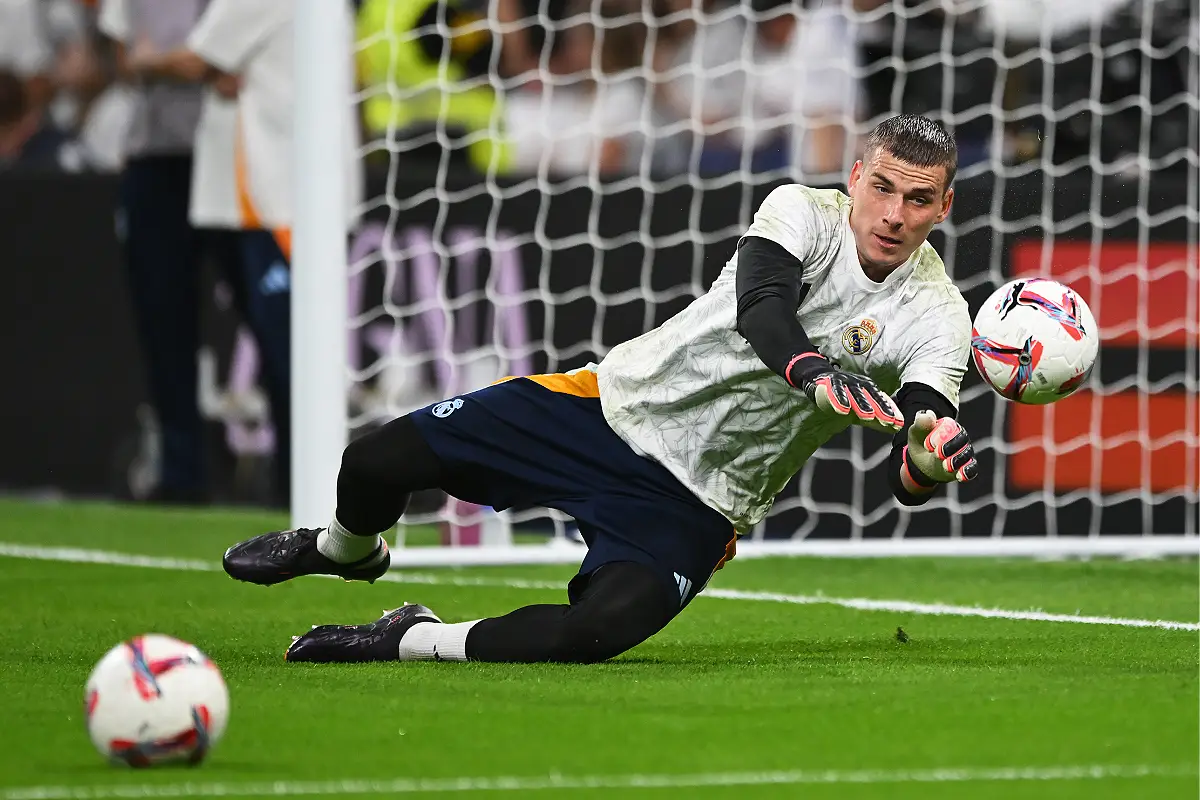 Lunin à l'échauffement avant le match contre Villarreal (Photo by Denis Doyle/Getty Images).