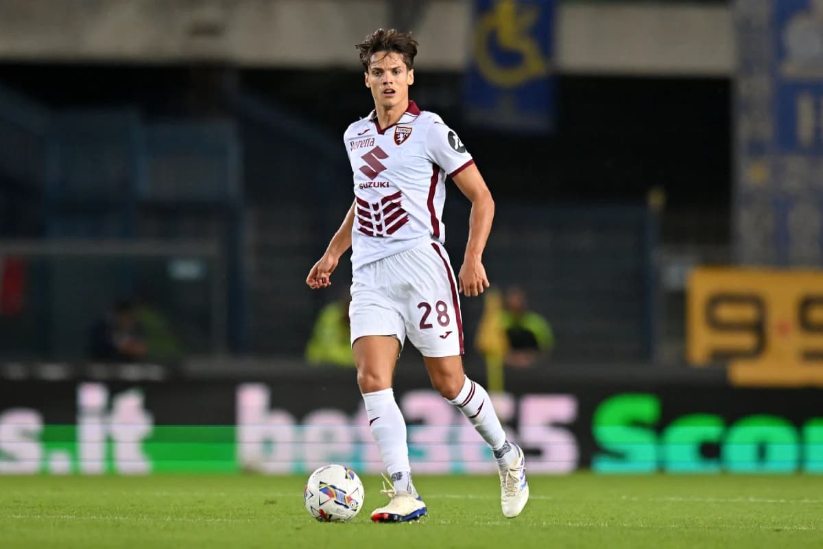 VERONA, ITALY - SEPTEMBER 20: Samuele Ricci of Torino FC in action during the Serie A match between Verona and Torino at Stadio Marcantonio Bentegodi on September 20, 2024 in Verona, Italy. (Photo by Alessandro Sabattini/Getty Images) mercato
