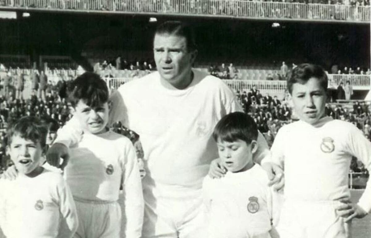 Puskas sous le maillot du Real Madrid (Real Madrid.com)