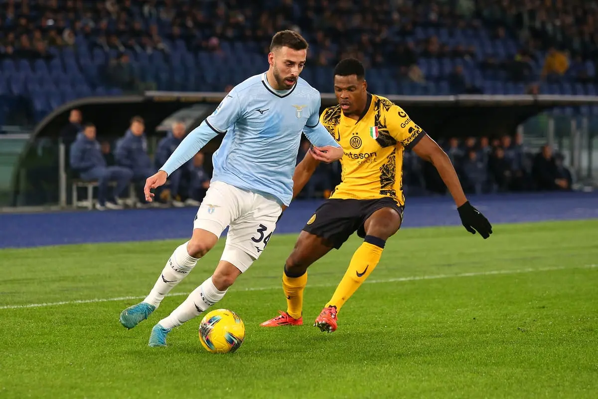 Mario Gila au duel face à Dumfries (Photo by Paolo Bruno/Getty Images)