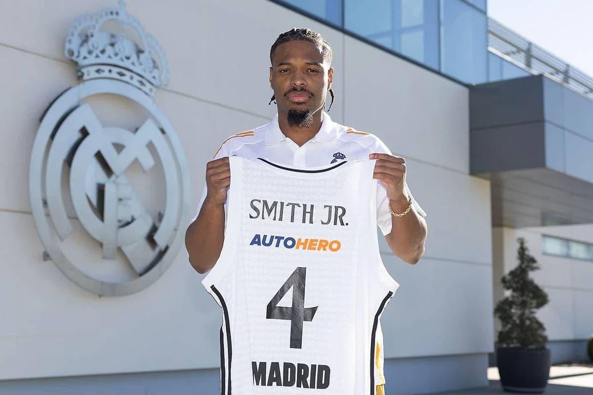 Dennis Smith Jr. signe au Real Madrid Basket. RealMadrid.com