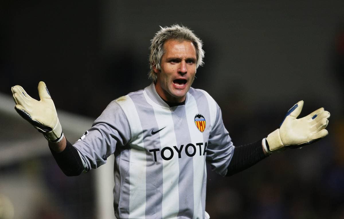 LONDON - DECEMBER 11: Goalkeeper, Santiago Canizares of Valencia gestures during the UEFA Champions League group B match between Chelsea and Valencia at Stamford Bridge on December 11, 2007 in London, England. (Photo by Shaun Botterill/Getty Images)