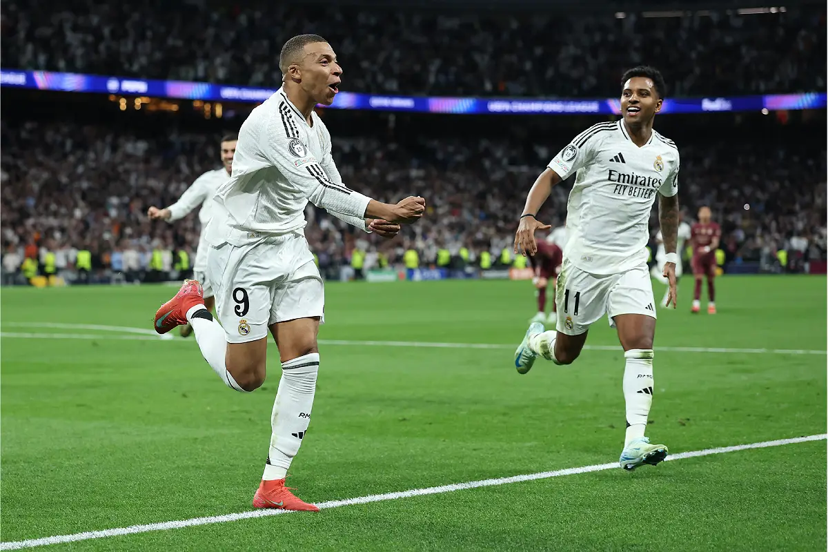Mbappé célébrant son deuxième but (Photo by Clive Brunskill/Getty Images).