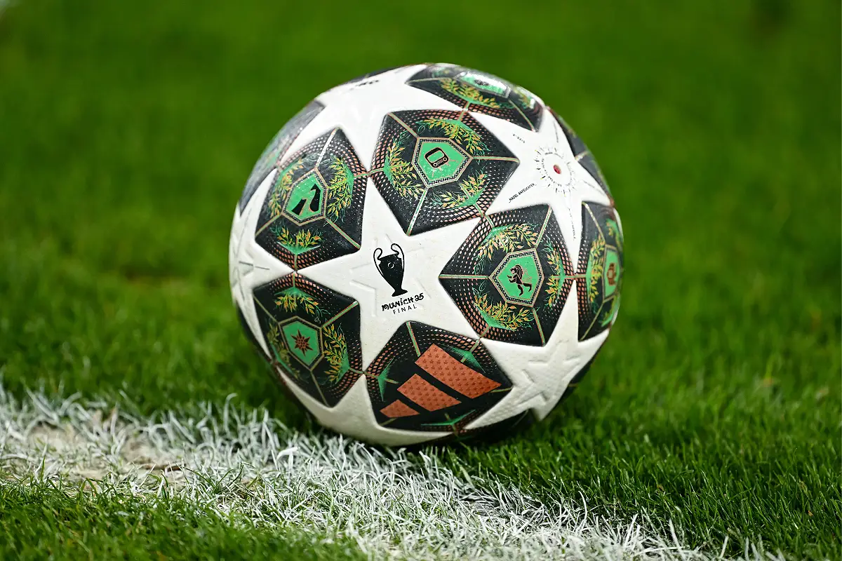 Le ballon de la Ligue des champions 2024-2025 (Photo by Daniel Kopatsch/Getty Images).