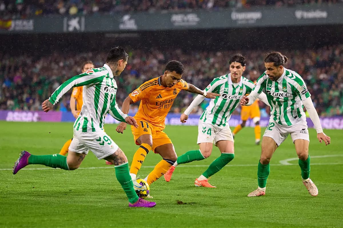 Rodrygo lors de Real Betis - Real Madrid (Photo by Fran Santiago/Getty Images).