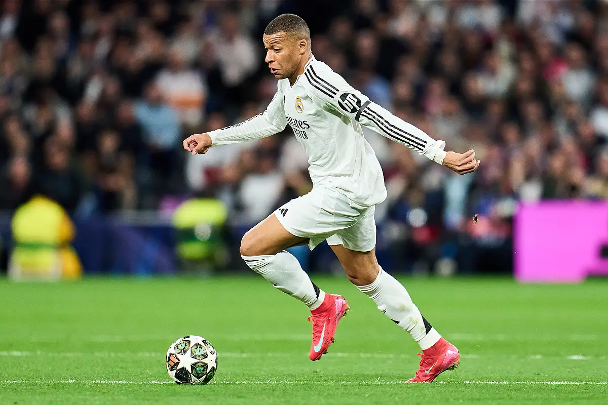 Mbappé en Ligue des champions (Photo by Aitor Alcalde/Getty Images).