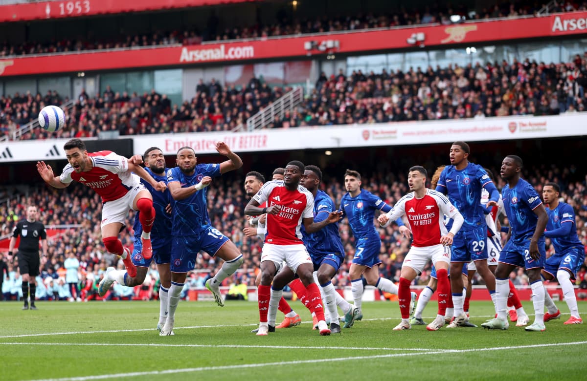 But de Mikel Merino pour Arsenal sur corner (Photo by Alex Pantling/Getty Images)