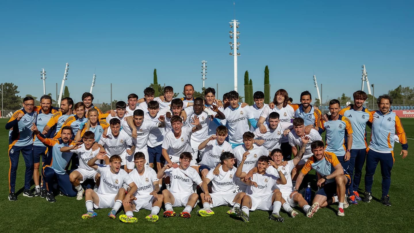 Real Madrid l Arbeloa et son Juvenil A champions de leur groupe de la Division d'Honneur Juvenil (realmadrid.com)