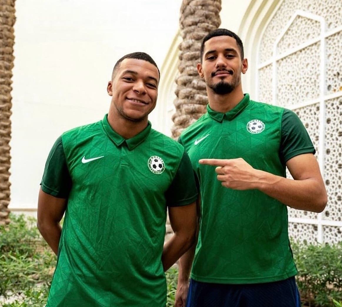 Mbappé et Saliba, des exemples pour toute une ville (Compte Instagram afcupdates1)