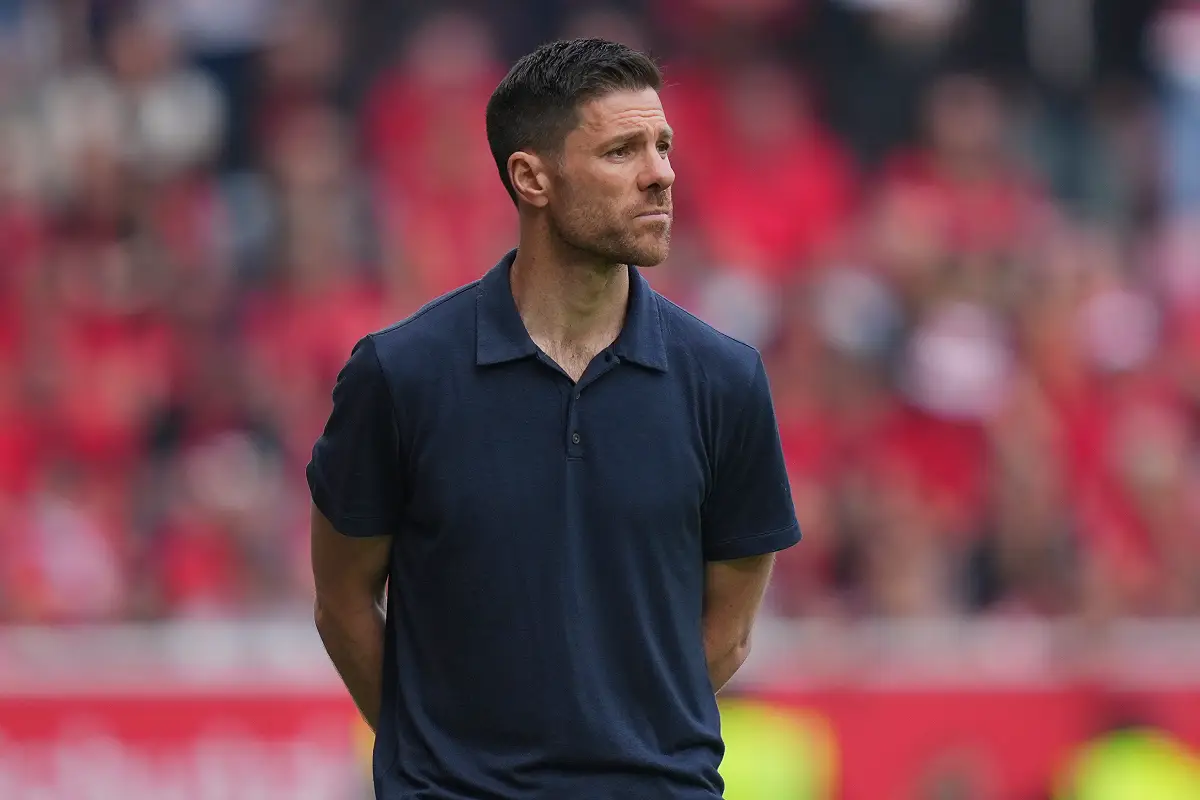 Xabi Alonso lors de la dernière journée de Bundesliga (Photo by Pau Barrena/Getty Images).