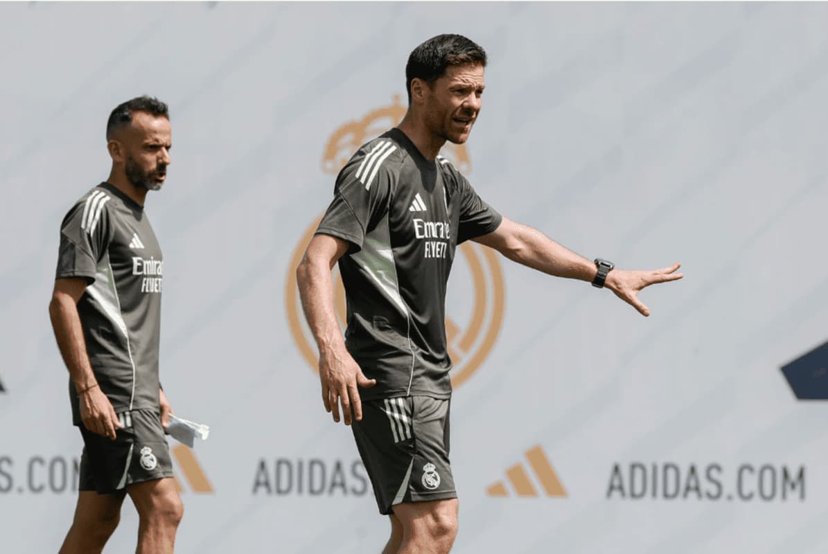 Alberto Navarro Photographe : Helios de la Rubia Xabi Alonso inicia la preparación del Mundial de Clubes