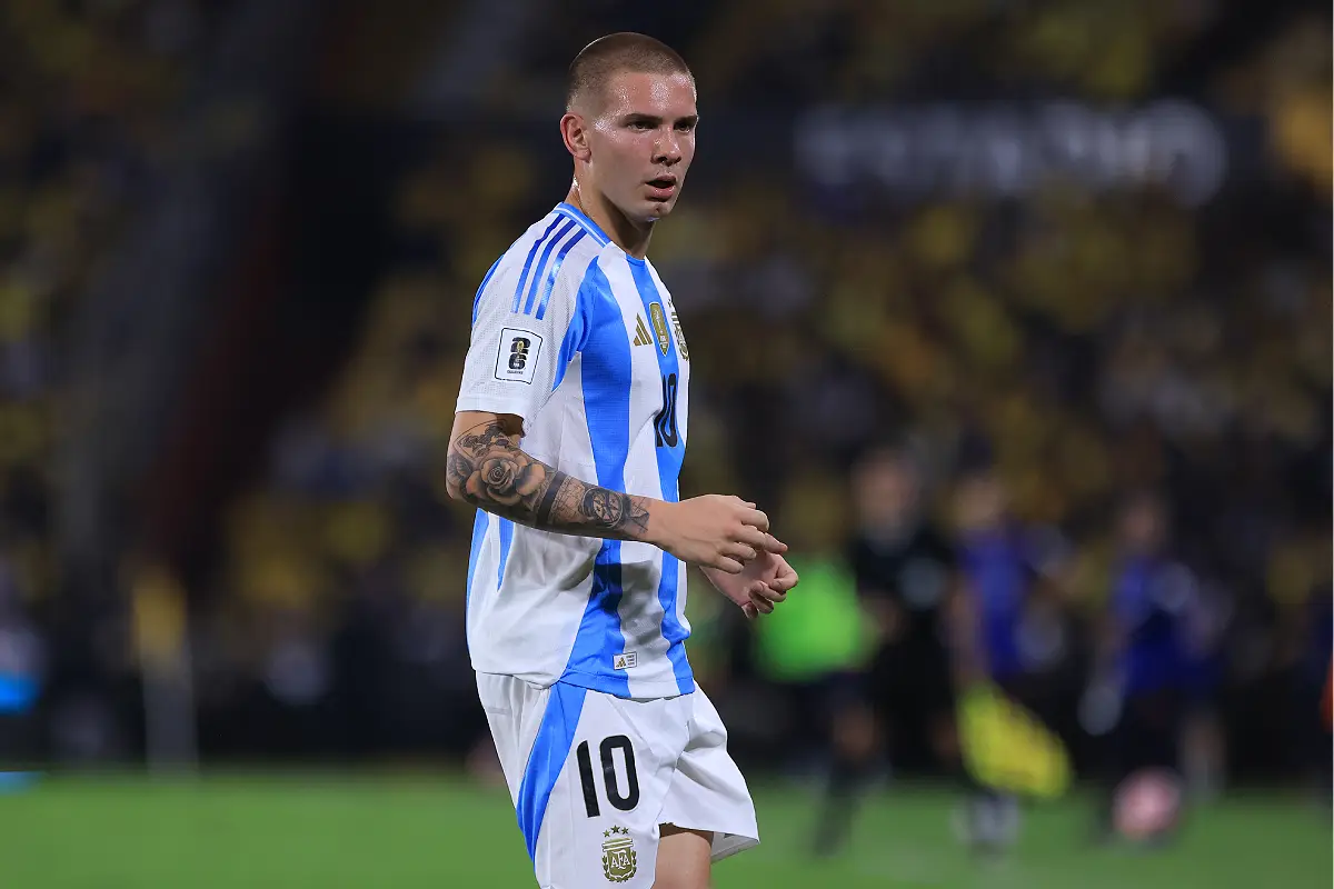 GUAYAQUIL, ECUADOR - SEPTEMBER 09: Franco Mastantuono of Argentina reacts during the South American FIFA World Cup 2026 Qualifier match between Ecuador and Argentina at Estadio Monumental Isidro Romero Carbo on September 09, 2025 in Guayaquil, Ecuador. (Photo by Franklin Jacome/Getty Images)