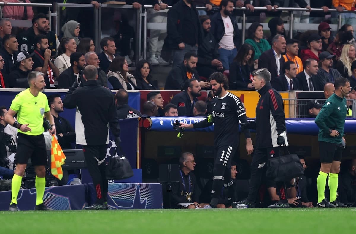 ISTANBUL, TURKEY - SEPTEMBER 30: Alisson Becker of Liverpool leaves the pitch following an injury during the UEFA Champions League 2025/26 League Phase MD2 match between Galatasaray A.S. and Liverpool FC at Ali Sami Yen Spor Kompleksi on September 30, 2025 in Istanbul, Turkey. (Photo by Justin Setterfield/Getty Images)