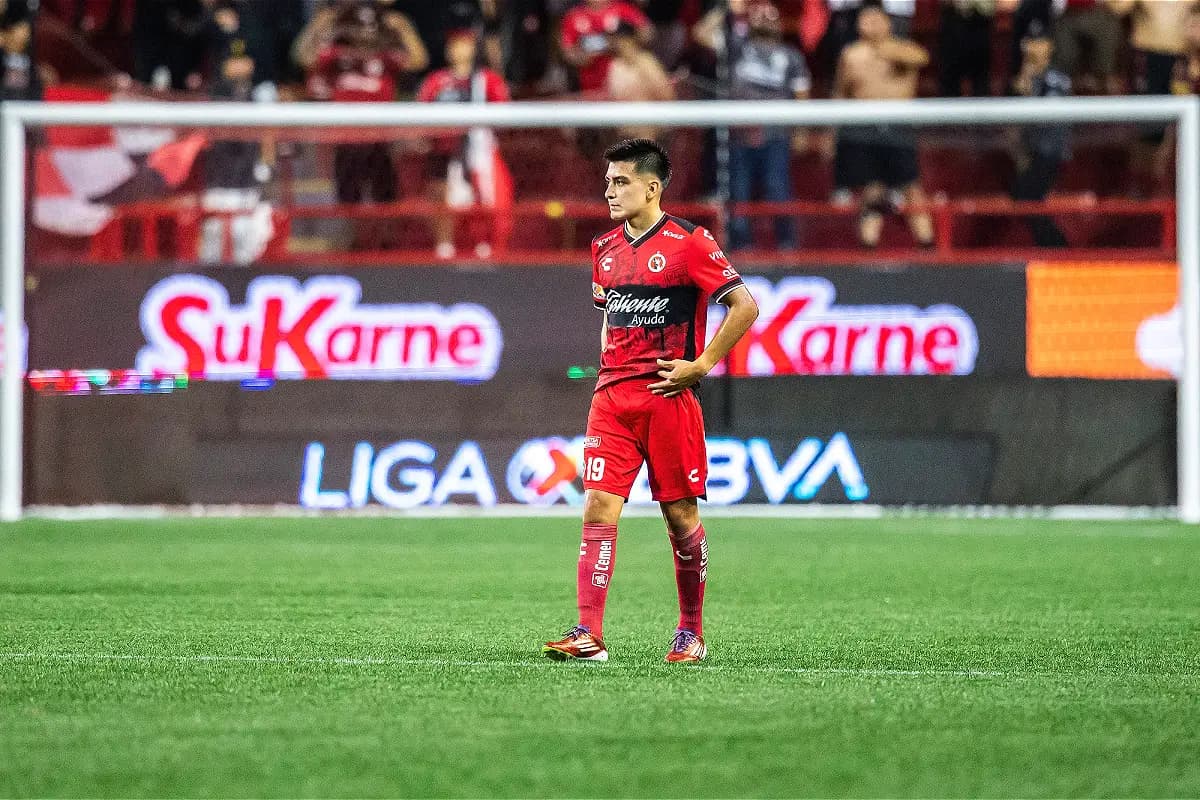 TIJUANA, MEXICO - AUGUST 31: Gilberto Mora of Tijuana looks on during the 7th round match between Tijuana and Necaxa as part of the Torneo Apertura 2025 Liga MX at Caliente Stadium on August 31, 2025 in Tijuana, Mexico. (Photo by Francisco Vega/Getty Images)
