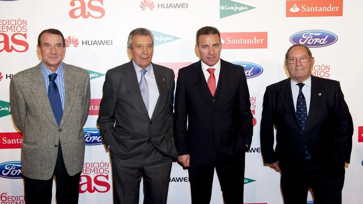 MADRID, MADRID - DECEMBER 10: (L-R) Vicente Miera, Enrique Perez Diaz, Paco Buyo and Francisco Gento attend "As del Deporte" awards 2012 at Palace Hotel on December 10, 2012 in Madrid, Spain. (Photo by Juan Naharro Gimenez/Getty Images)