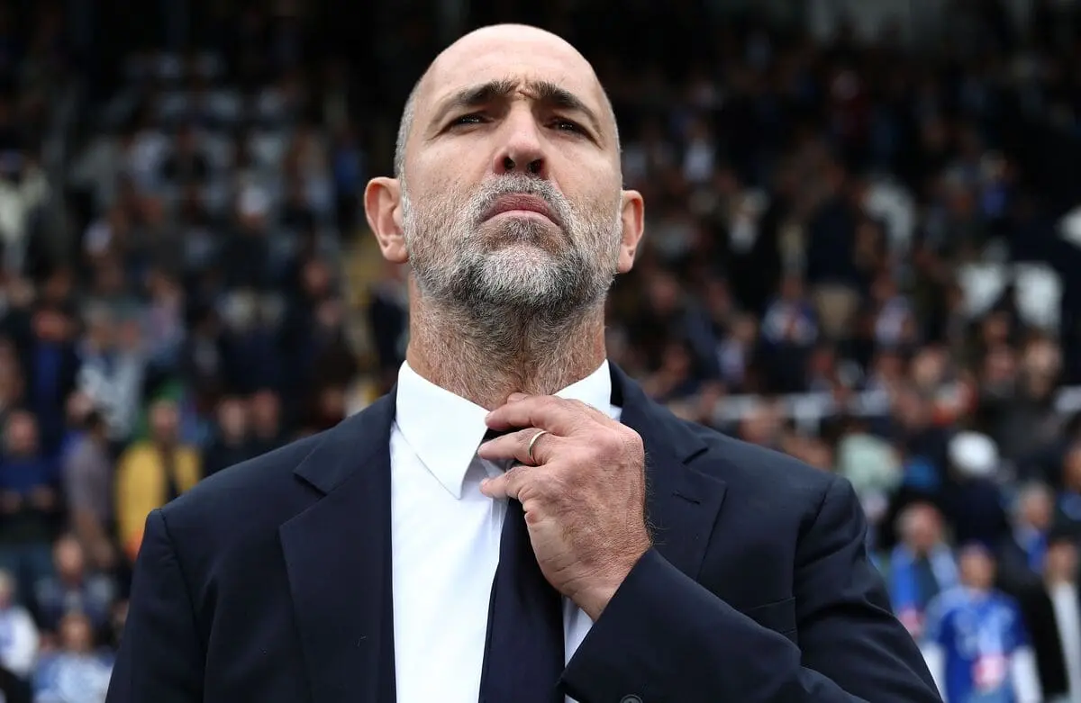 COMO, ITALY - OCTOBER 19: Juventus coach Igor Tudor looks on during the Serie A match between Como 1907 and Juventus FC at Giuseppe Sinigaglia Stadium on October 19, 2025 in Como, Italy. (Photo by Marco Luzzani/Getty Images).