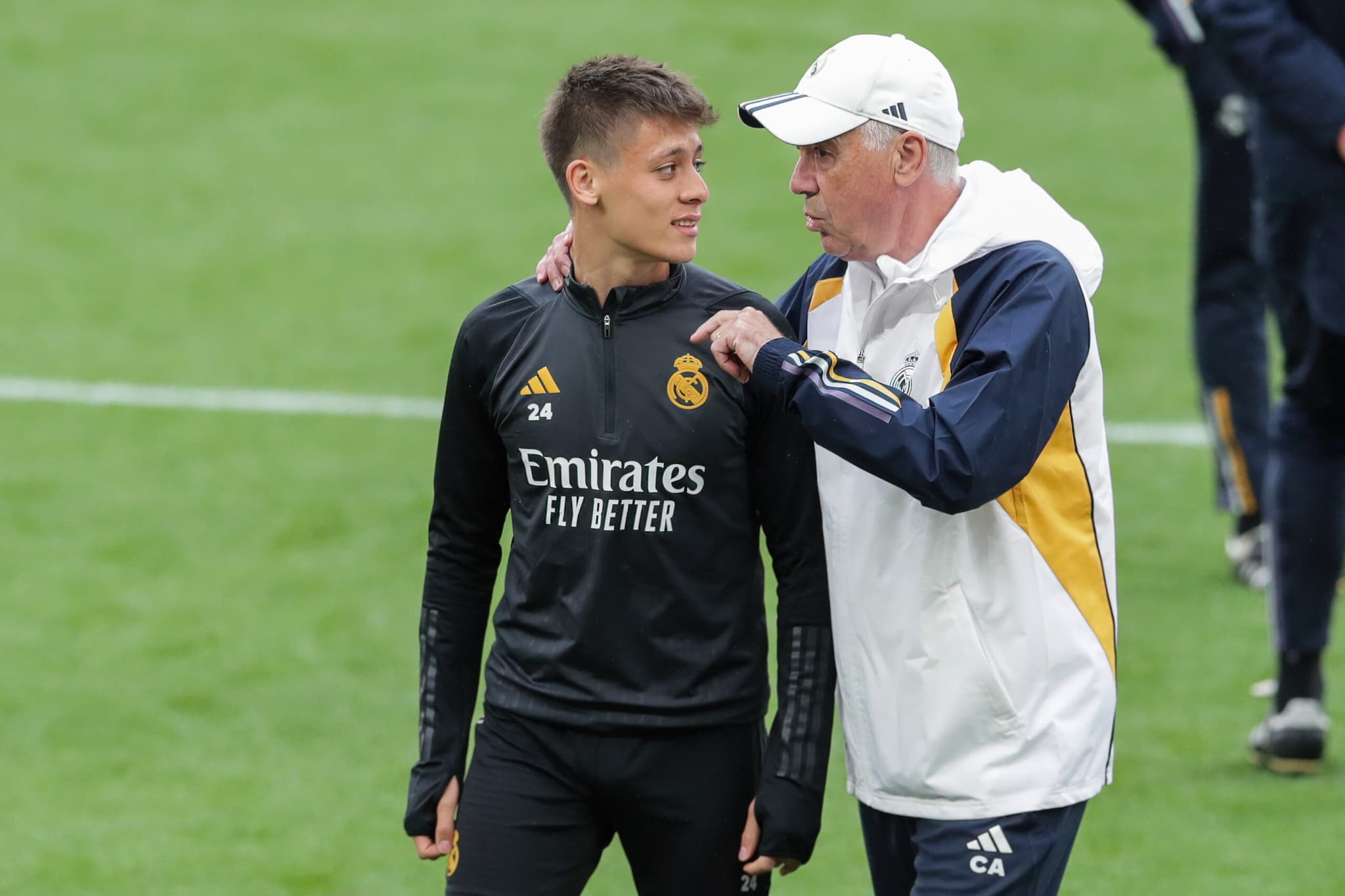 Arda Güler et Carlo Ancelotti à l'entraînement le 31 mai.