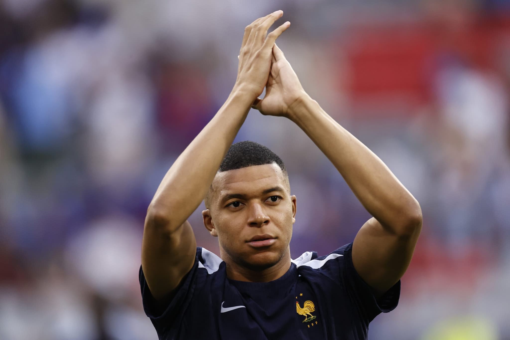 Mbappé à l'échauffement avant le match face à l'Espagne à l'euro