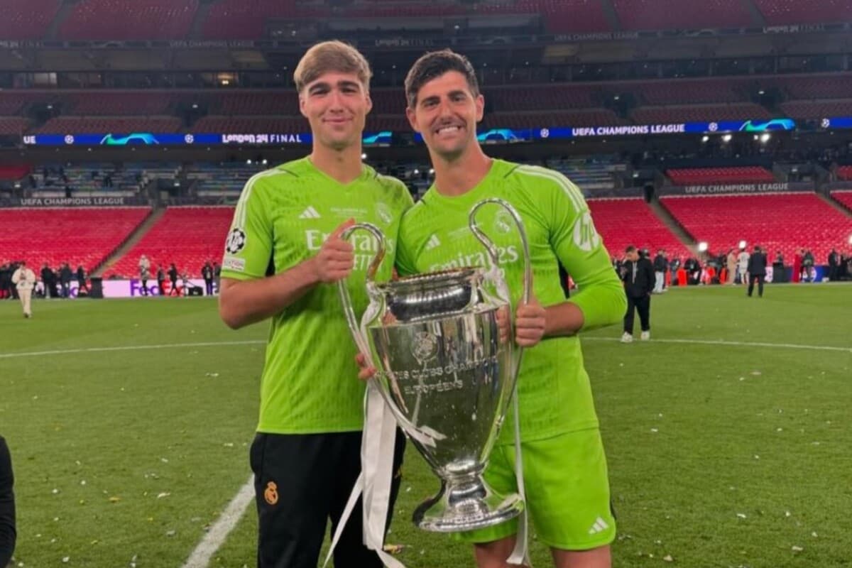 Thibaut Courtois et Fran Gonzalez après la victoire en Ligue des champions à Wembley