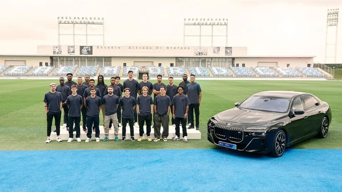 Tous les joueurs du Real Madrid ont eu droit à leur véhicule BMW (realmadrid.com)