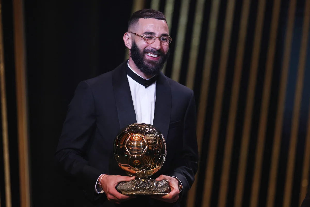 Real Madrid's French forward Karim Benzema poses with the men's Ballon d'Or Trophy during the 2022 Ballon d'Or France Football award ceremony at the Theatre du Chatelet in Paris, France, October 17, 2022. Photo by Gao Jing/Xinhua/ABACAPRESS.COM - Photo by Icon sport