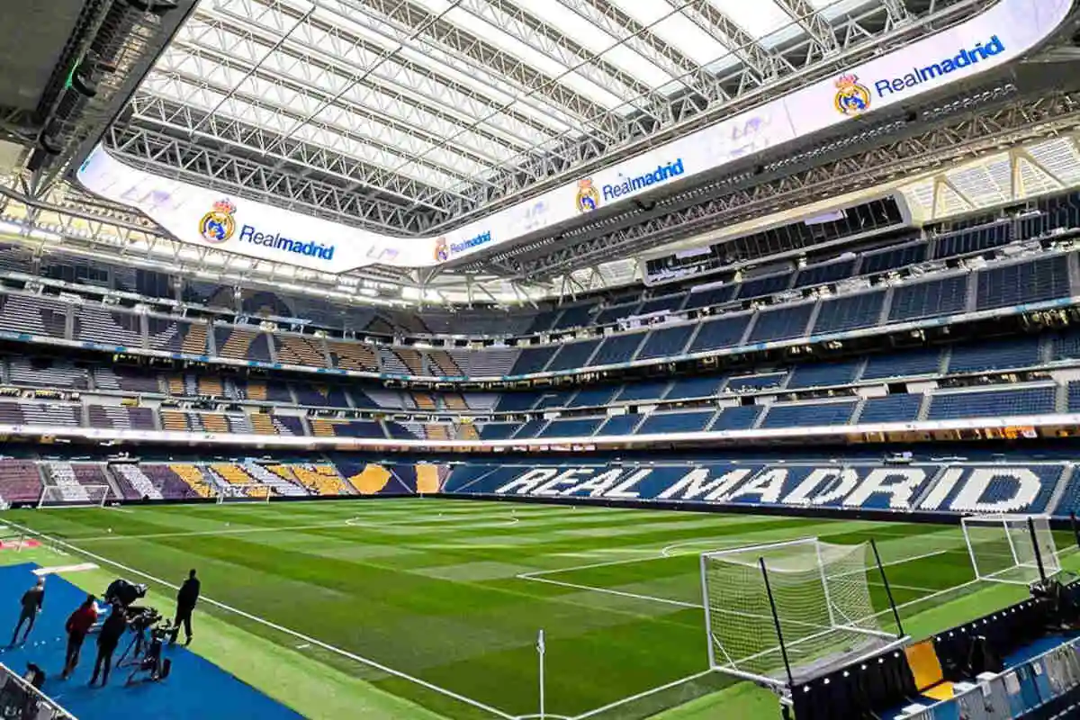 Le Real Madrid a prévu un magnifique tifo avant le derbi. (realmadrid.com)