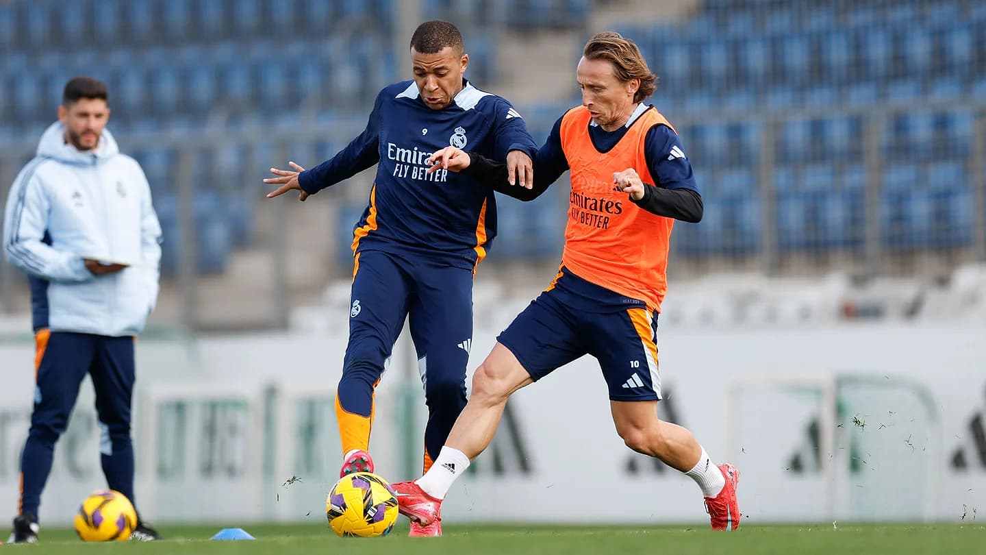 Kylian Mbappé de retour à l’entraînement (realmadrid.com)