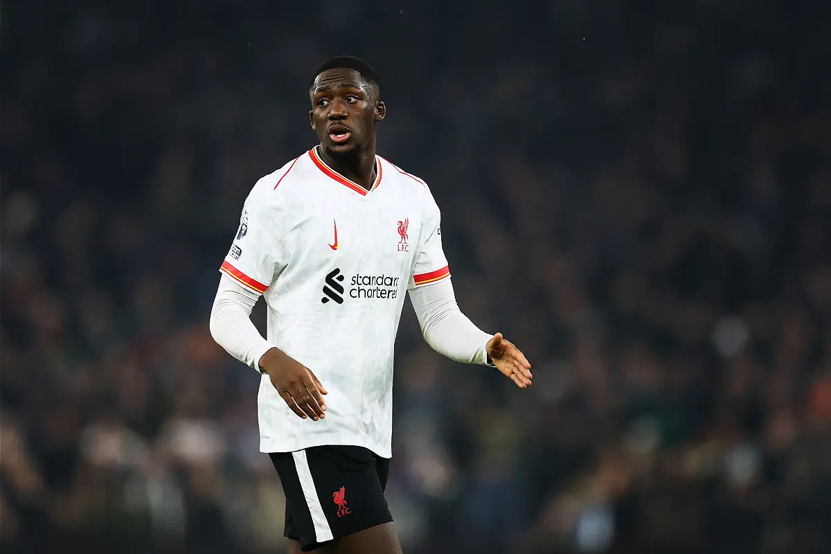 Ibrahima Konaté face à Aston Villa le 19 février (Photo by Dan Istitene/Getty Images).