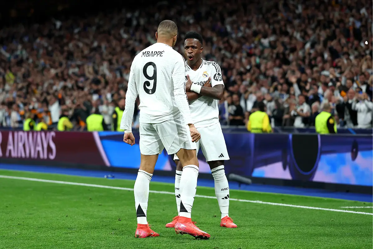 Vinicius et Mbappé en Ligue des champions (Photo by Clive Brunskill/Getty Images).