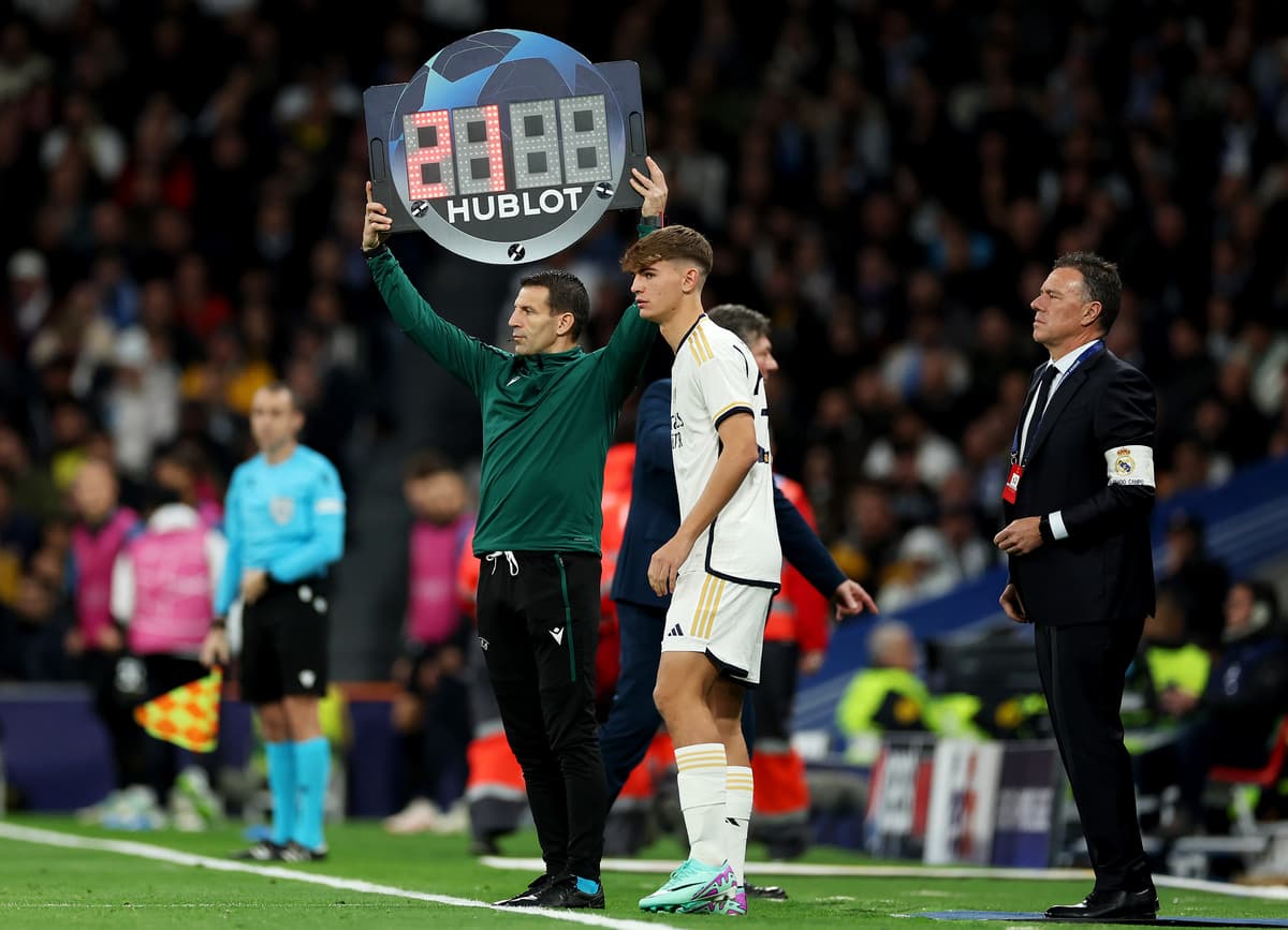 Nico Paz lors de ses débuts avec le Real Madrid face à Naples (Getty Images)