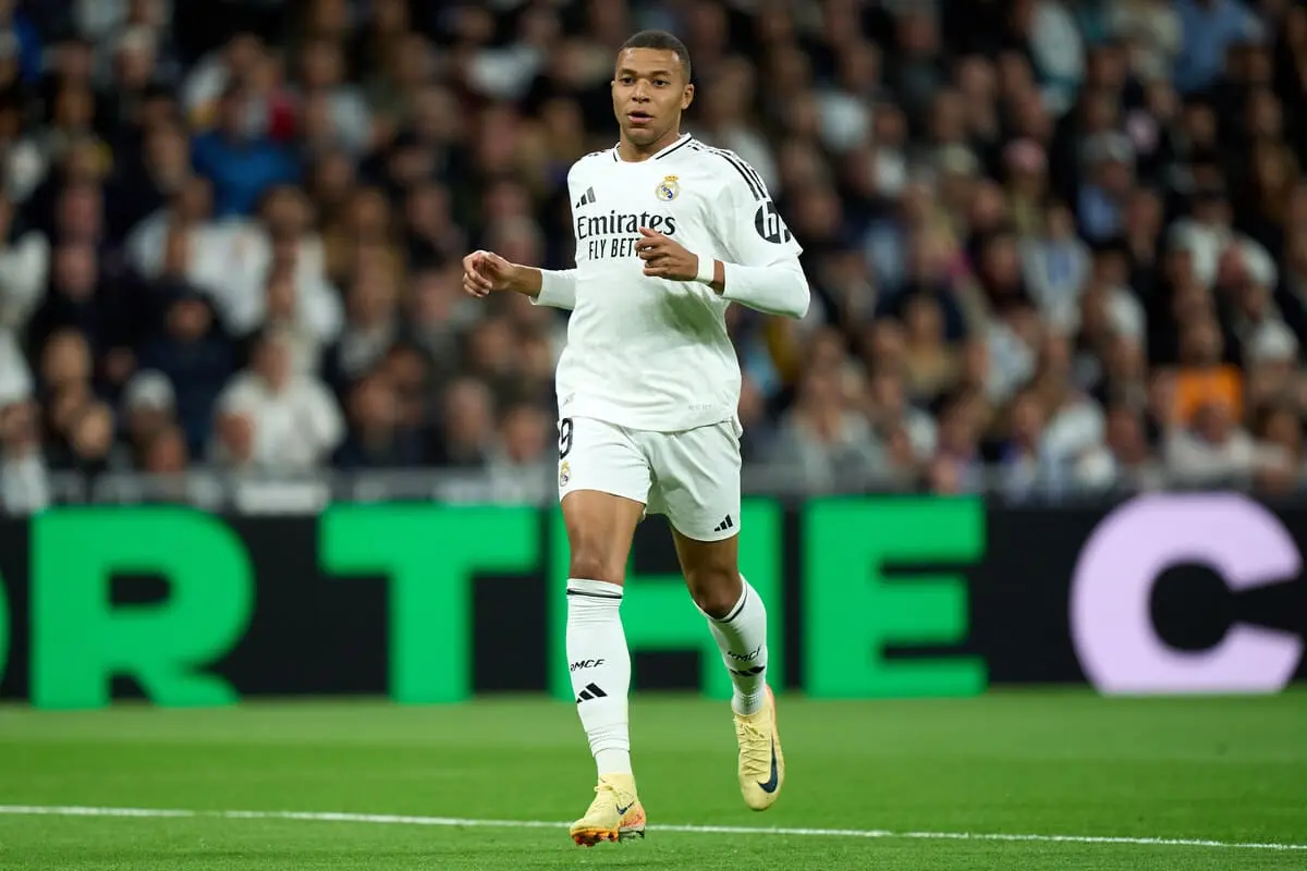 Kylian Mbappé doit montrer plus d’implication défensivement (Photo by Angel Martinez/Getty Images)
