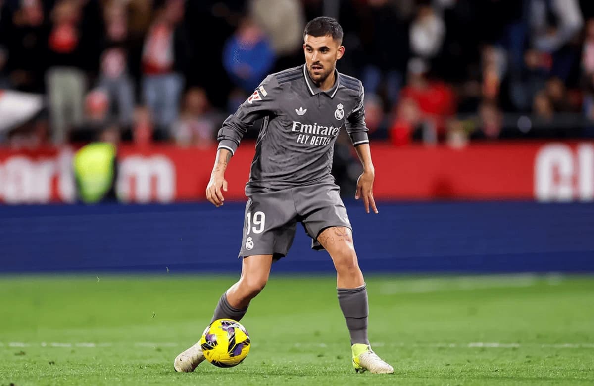 Daniel Ceballos apparaît comme une solution dans la crise sportive traversée par le Real Madrid. Le numéro 19 de la Casa Blanca offre des garanties, mais ne peut pas tout résoudre... (realmadrid.com)