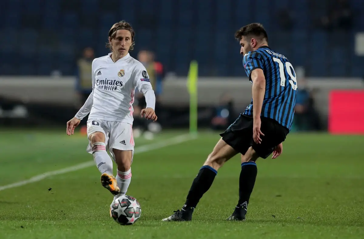 Luka Modrić et Berat Djimsiti, étaient sur la pelouse lors de cette rencontre il y a 3 ans et seront également de la partie demain. L’Albanais assurément en tant que titulaire (Photo by Emilio Andreoli/Getty Images)