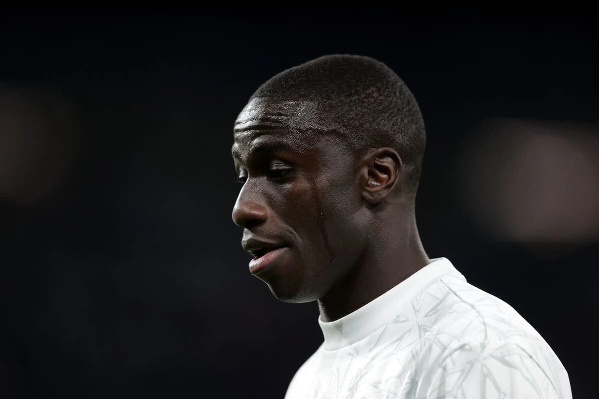 MADRID, SPAIN - SEPTEMBER 24: Ferland Mendy of Real Madrid CF warms up before the LaLiga match between Real Madrid CF and Deportivo Alaves at Estadio Santiago Bernabeu on September 24, 2024 in Madrid, Spain. (Photo by Gonzalo Arroyo Moreno/Getty Images)
