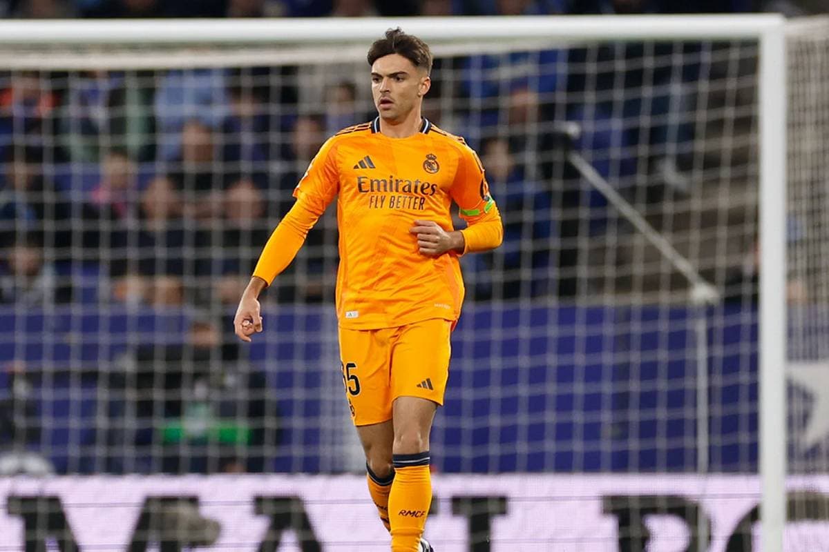 Raúl Asencio a dû remplacer Antonio Rüdiger dès le début de la rencontre (realmadrid.com)