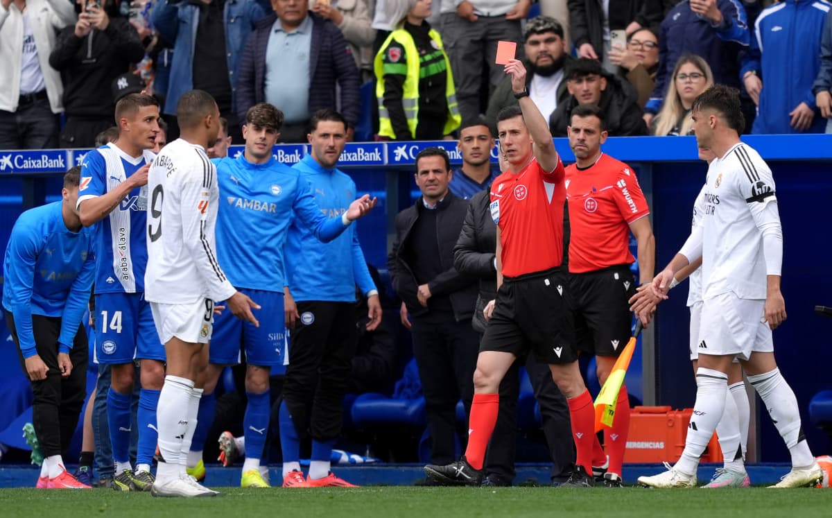 Kylian Mbappé a été expulsé pour la première fois avec le Real Madrid (Photo by Juan Manuel Serrano Arce/Getty Images)