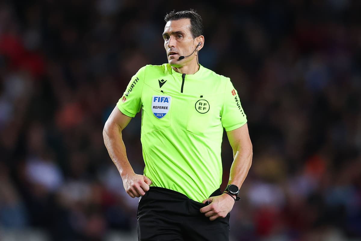 Martinez Munuera sera chargé de la VAR pour le Clásico (Photo by Eric Alonso/Getty Images)