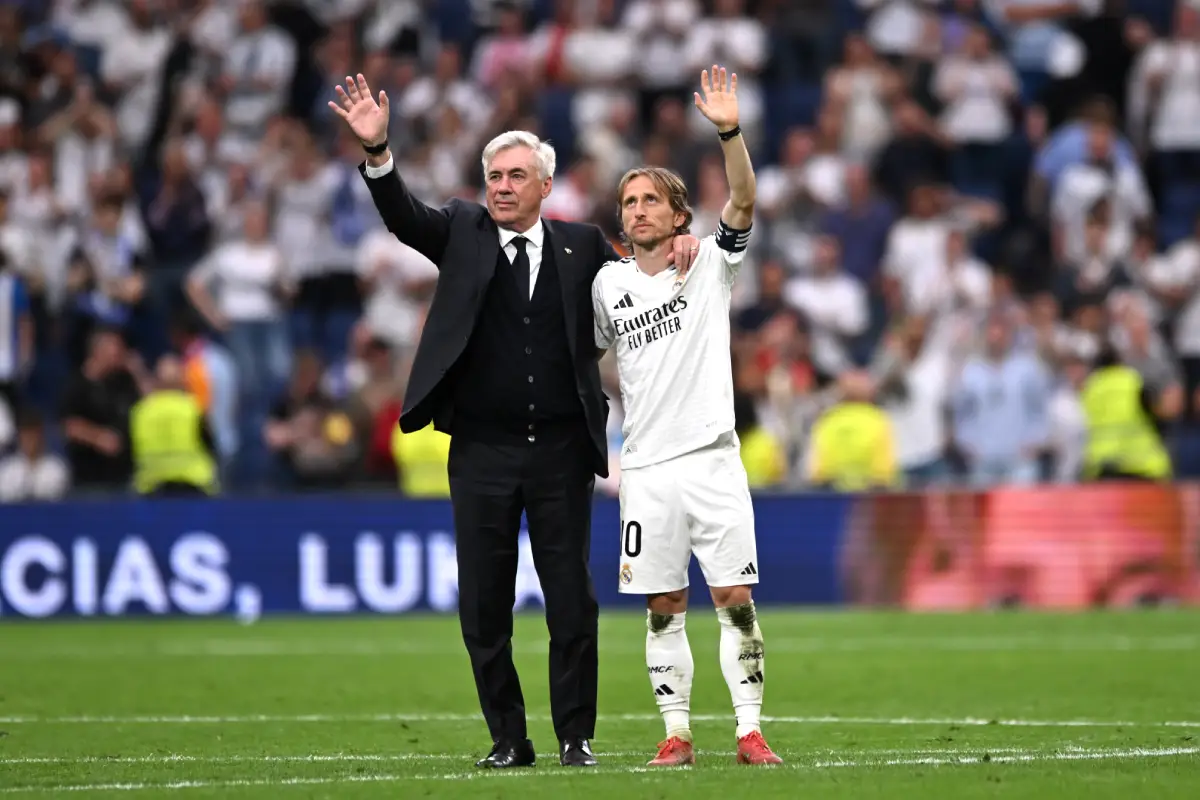 Ancelotti et Modric ont reçu un hommage à la hauteur de leur légende (Photo by Denis Doyle/Getty Images)