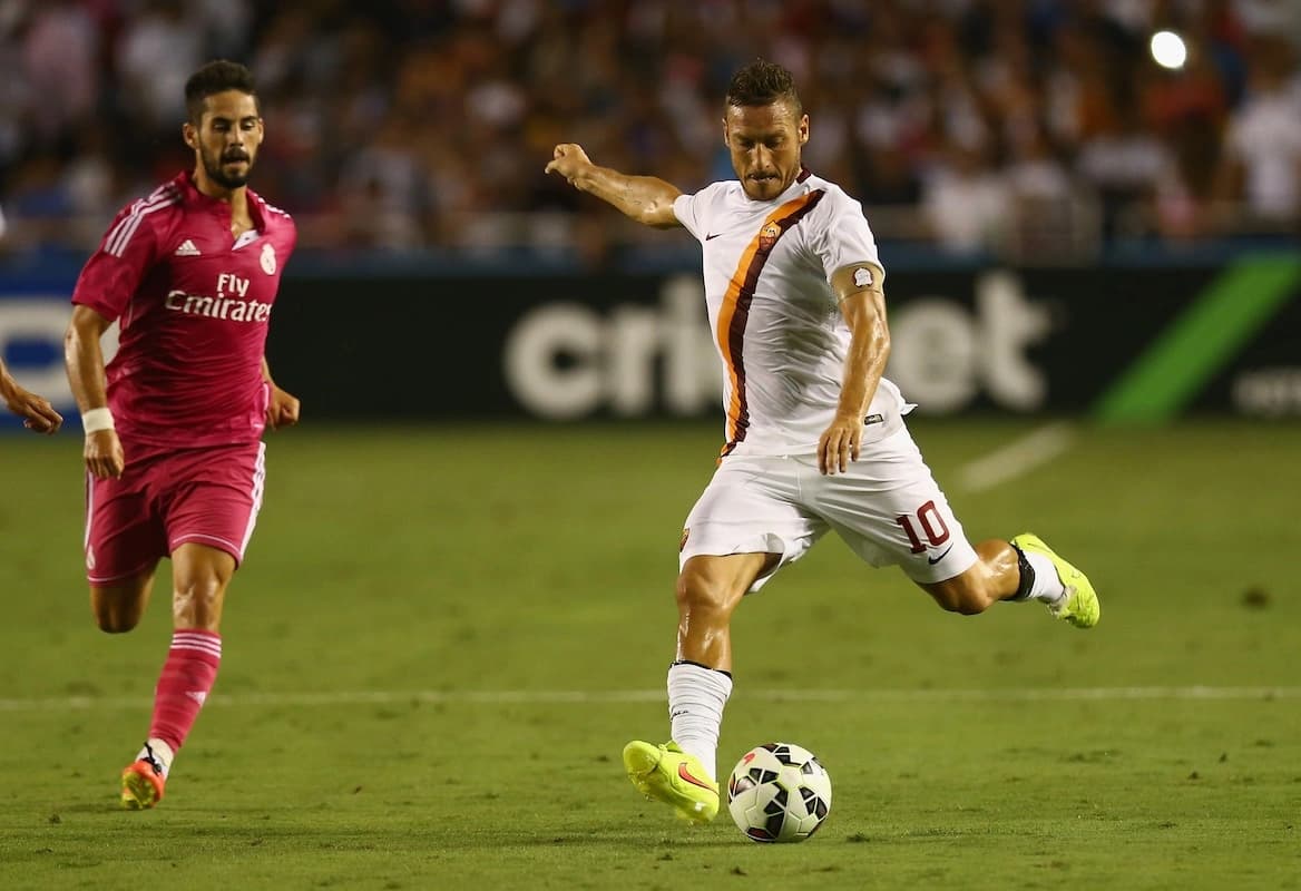 DALLAS, TX - JULY 29: Francesco Totti #10 of AS Roma dribbles the ball against Real Madrid during a Guinness International Champions Cup 2014 game at Cotton Bowl on July 29, 2014 in Dallas, Texas. (Photo by Ronald Martinez/Getty Images)