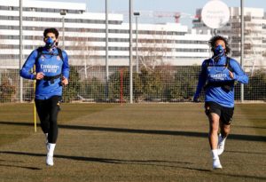 Les joueurs du Real Madrid s'entraînent avec des masques spéciaux, pourquoi  Pintus insiste là-dessus - Football
