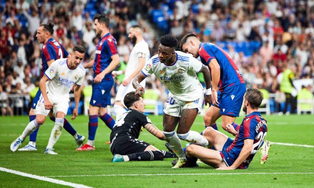 Set blanc du Real Madrid face à Levante direction la Segunda