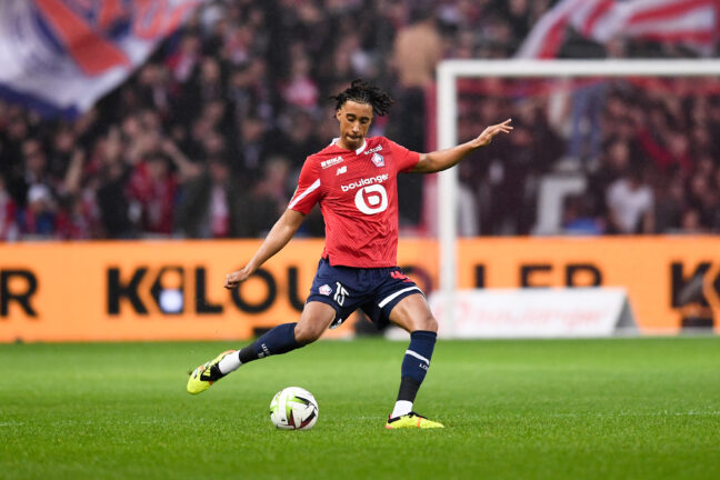 Leny Yoro face à Lyon