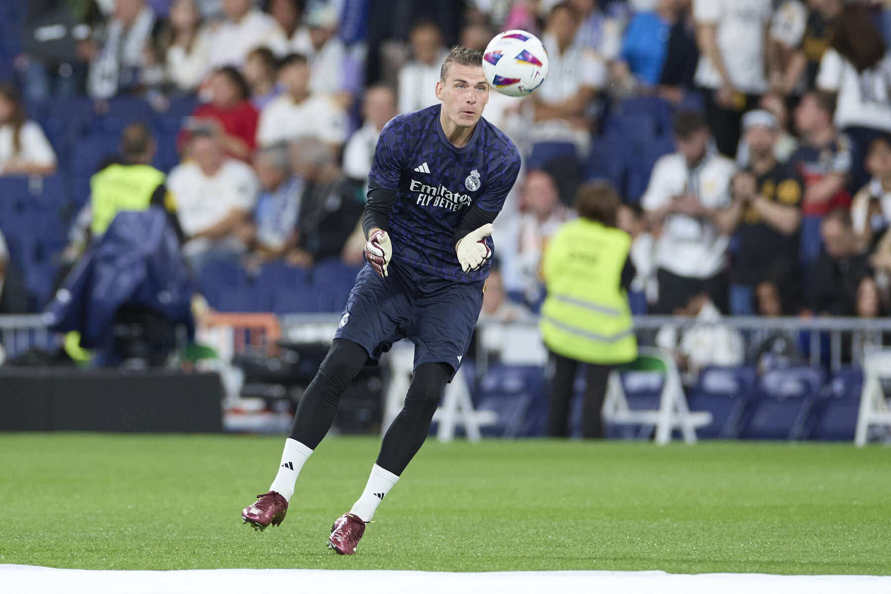 Lunin of Real Madrid CF warms up before during the La Liga EA Sports match round 36 match between Real Madrid and Deportivo Alaves at Santiago Bernabeu Stadium on May 14, 2024 in Madrid, Spain. (Photo by GSI/Icon Sport) - Photo by Icon Sport