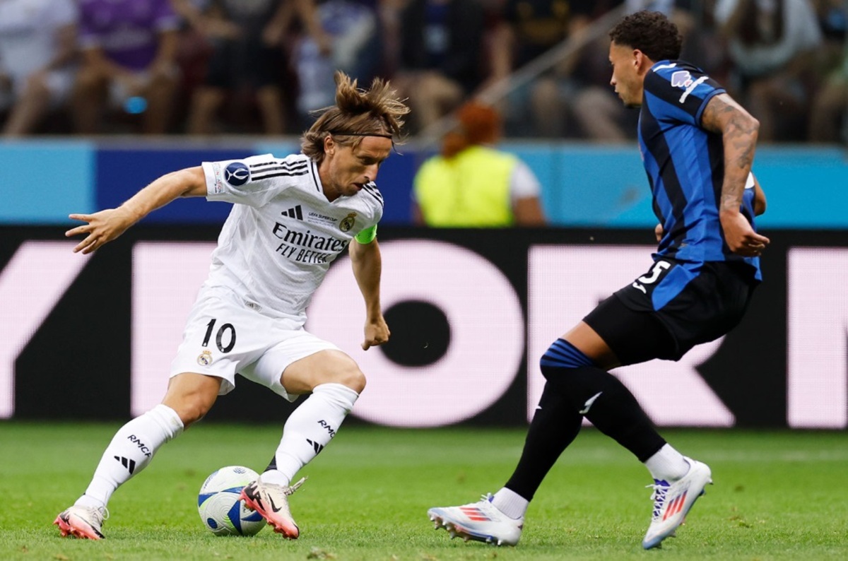 Luka Modrić a terminé la rencontre face à l'Atalanta en tant que capitaine (realmadrid.com)