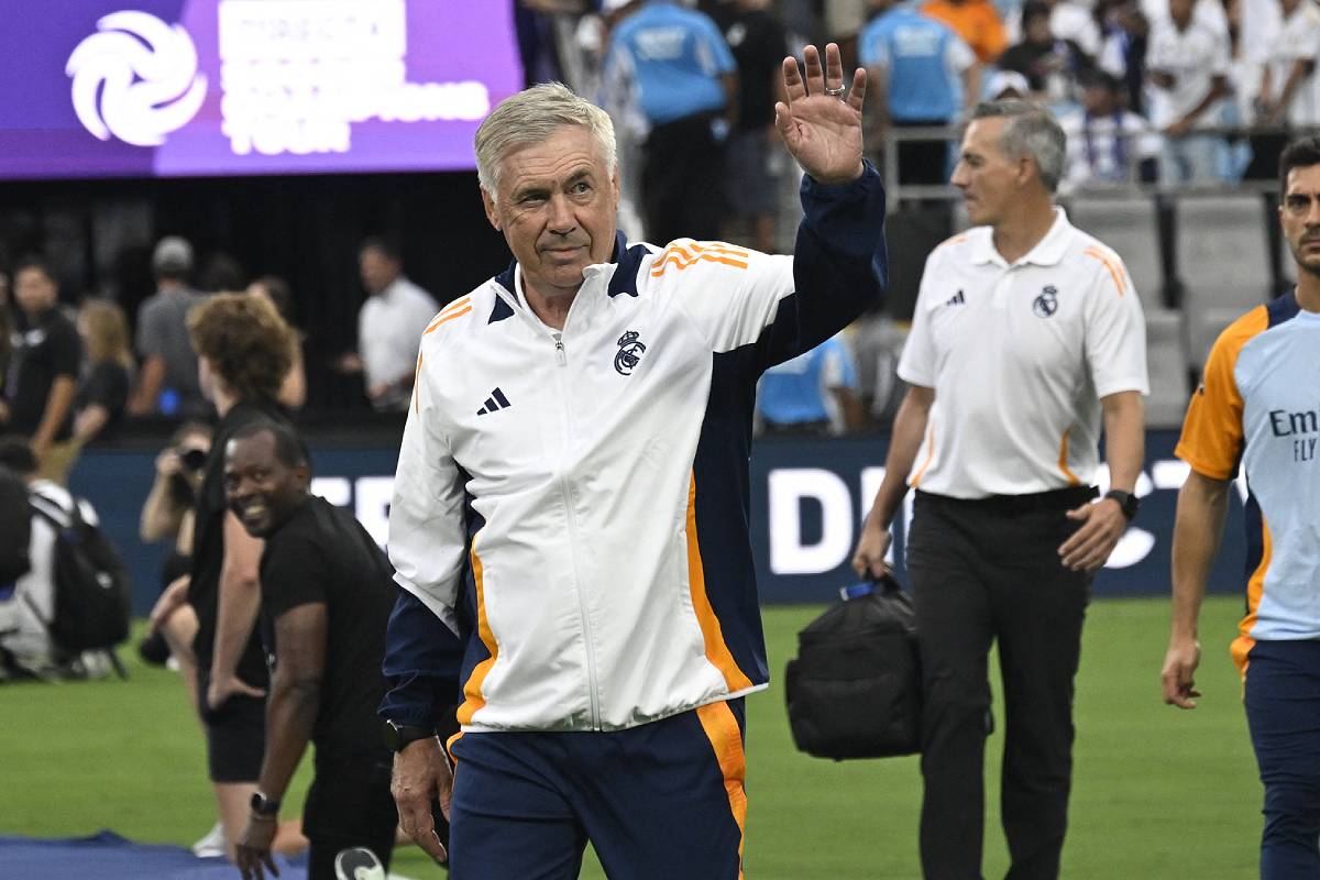 Ancelotti lors du match amical face à Chelsea.